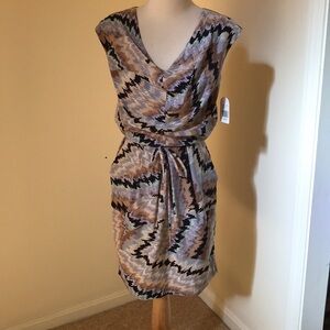 Jessica Simpson SZ 4, peach combo cowl neck dress